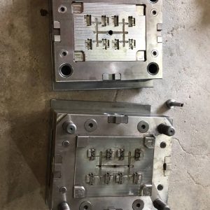 Exporting socket mold
